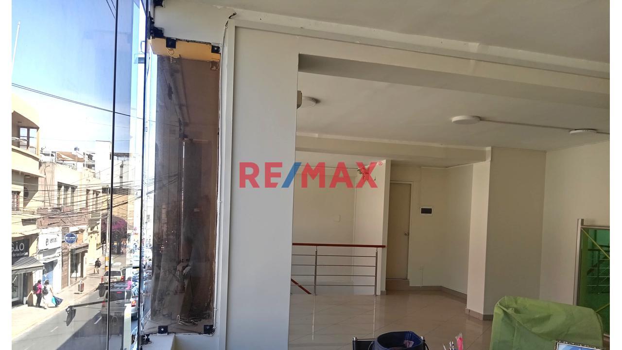 🏢 Oportunidad Local Comercial En Venta En Av. San Martín – Tacna - 2