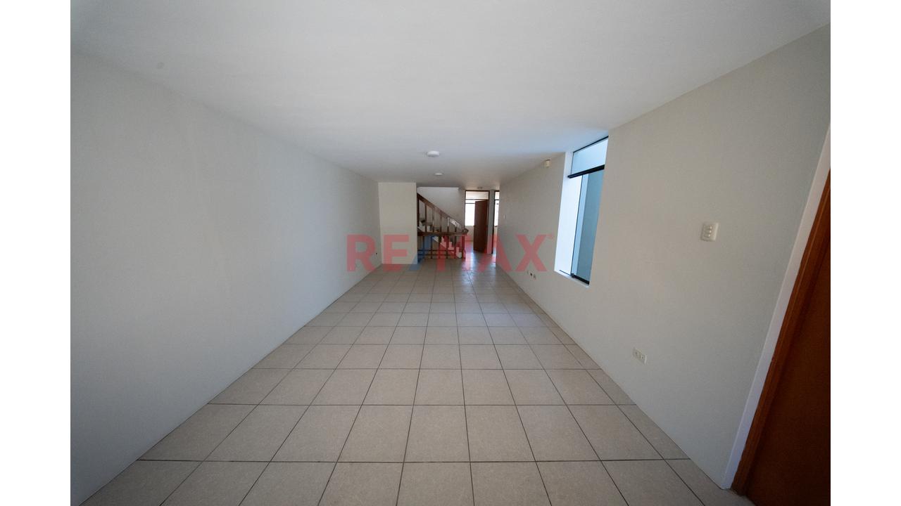 🏡✨ ¡Casa En Venta En Residencial Cerrada – Challapampa! ✨ - 9