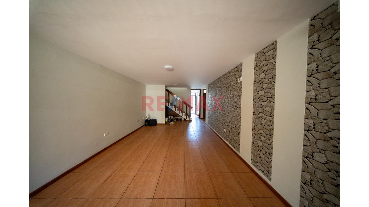 🏡✨ ¡Casa En Venta En Residencial Cerrada – Challapampa! ✨ - 11