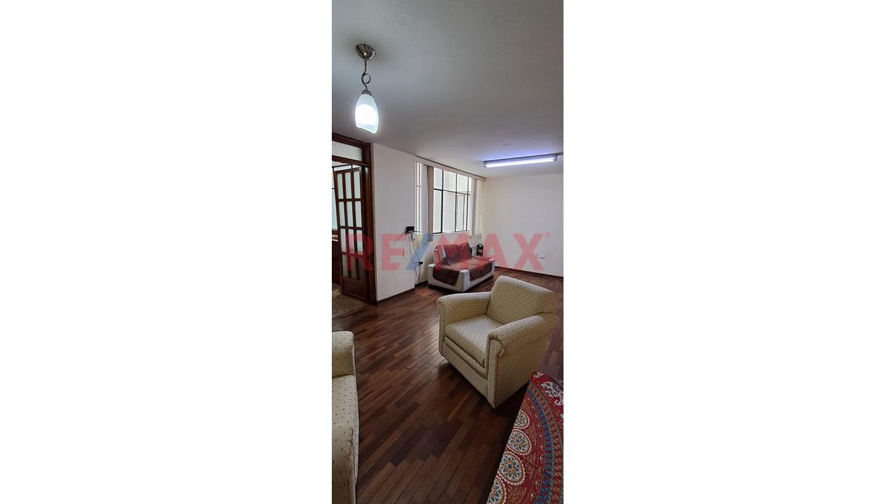 Vendo Dpto Segundo Piso, Excelente Ubicacion San Miguel