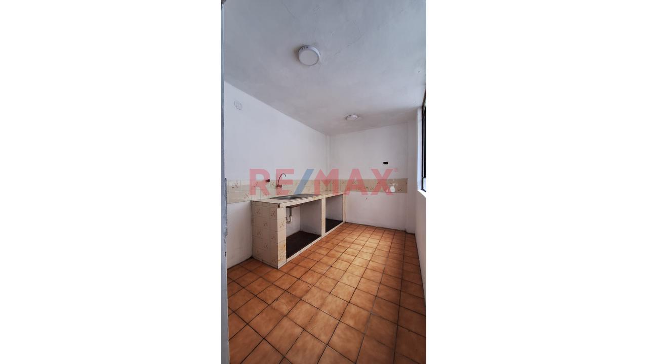 Se Aqluila Casa De 2 Pisos En La Perla - 10