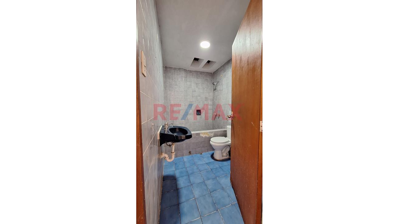 Se Aqluila Casa De 2 Pisos En La Perla - 11
