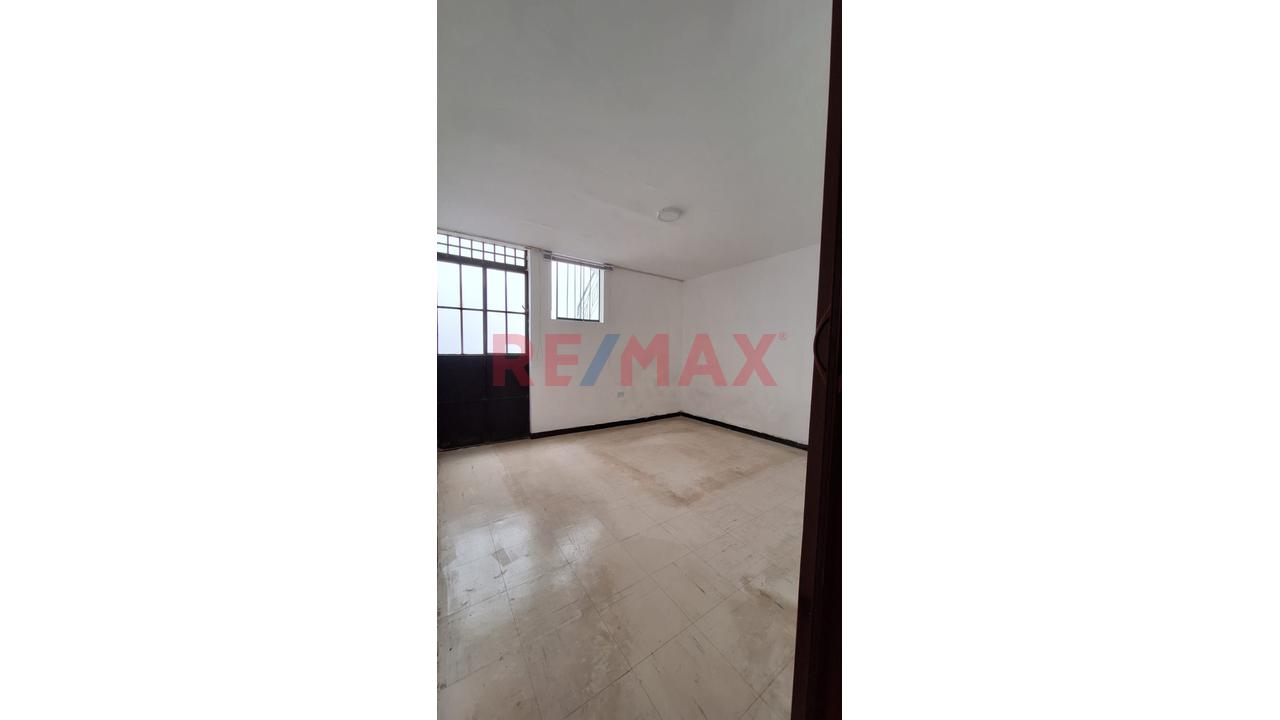 Se Aqluila Casa De 2 Pisos En La Perla - 7