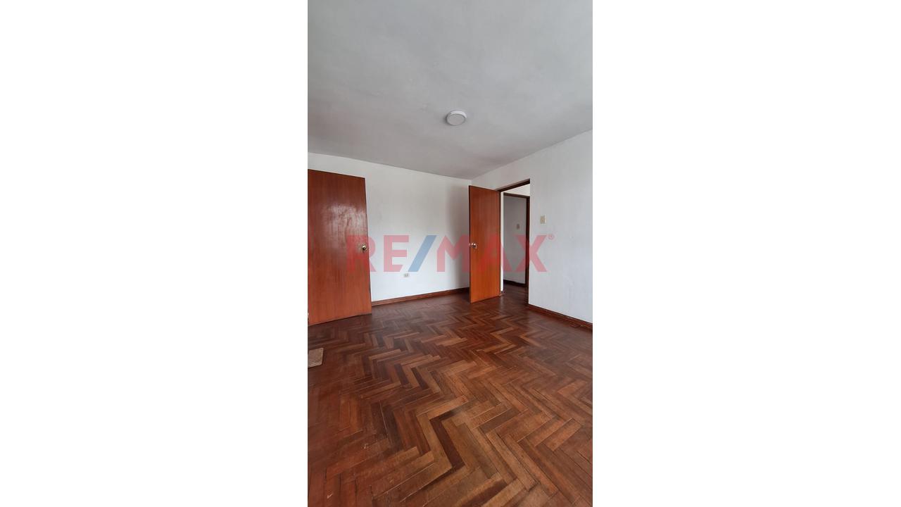 Se Aqluila Casa De 2 Pisos En La Perla - 12