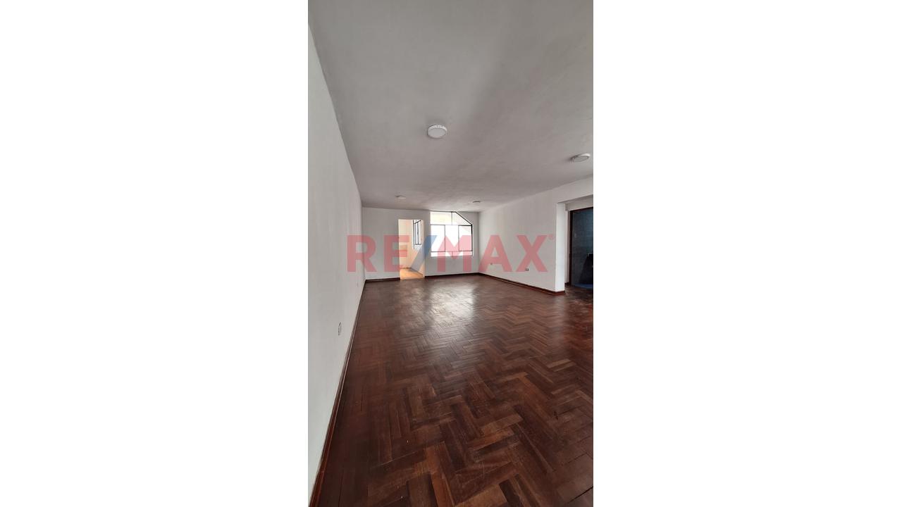 Se Aqluila Casa De 2 Pisos En La Perla - 9
