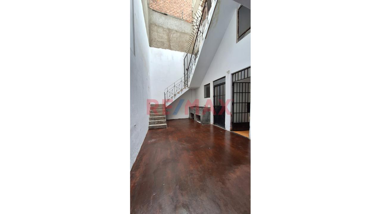 Se Aqluila Casa De 2 Pisos En La Perla - 8