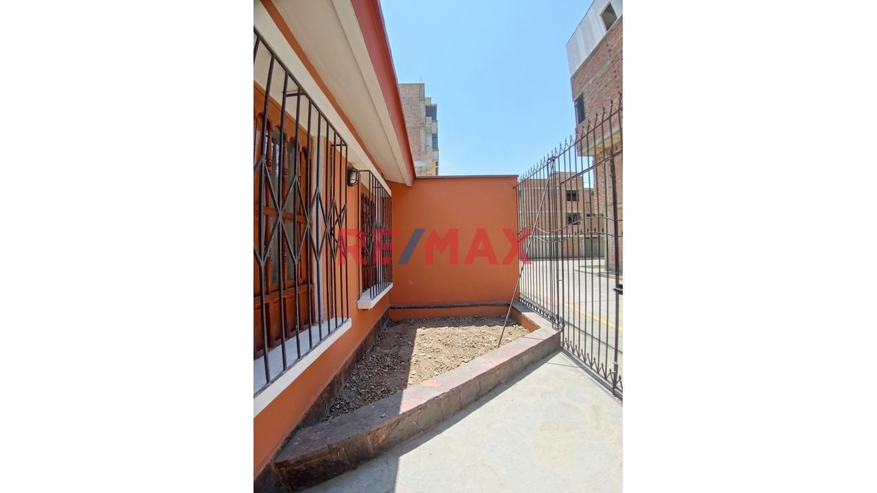 🏡 ¡Tu Hogar Ideal En Monserrate! Casa De 3 Pisos A Pasos De Parque