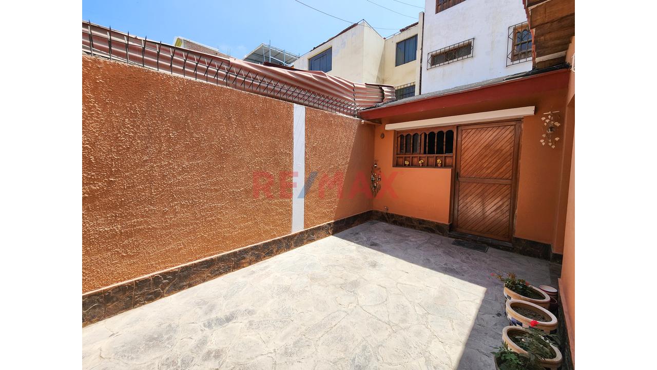 🏡 ¡Tu Hogar Ideal En Monserrate! Casa De 3 Pisos A Pasos De Parque — foto 3