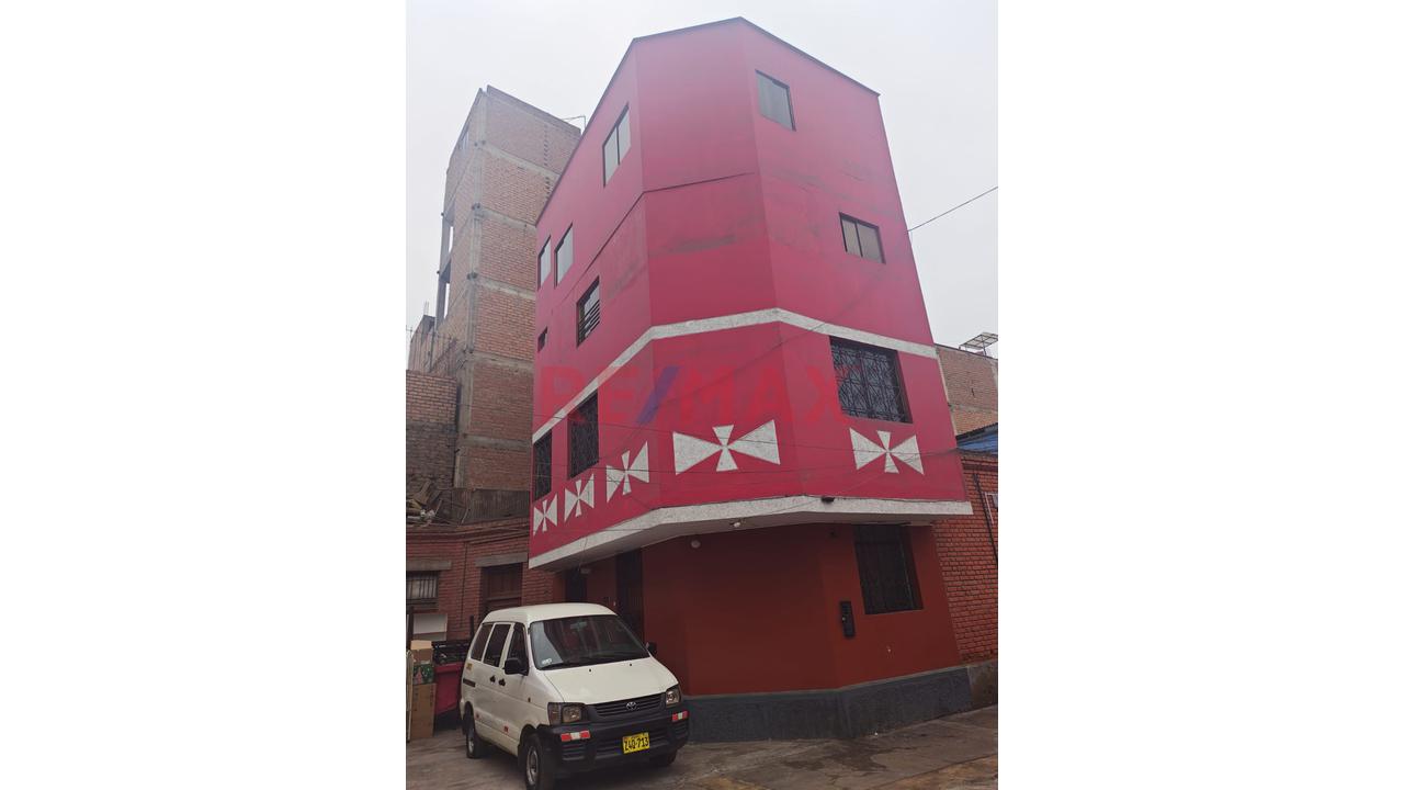 Casa De 4 Pisos En Condominio Cerrado — 120 M² De Área Construida - 1