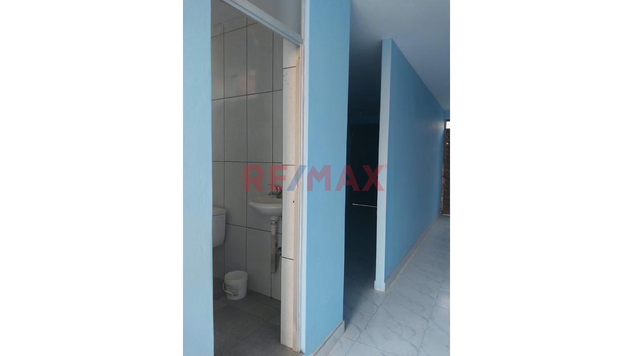 Casa De 2 Pisos Con 2 Tiendas En Av. Principal Ideal Para Vivienda Y Negocio Miraflores - 2