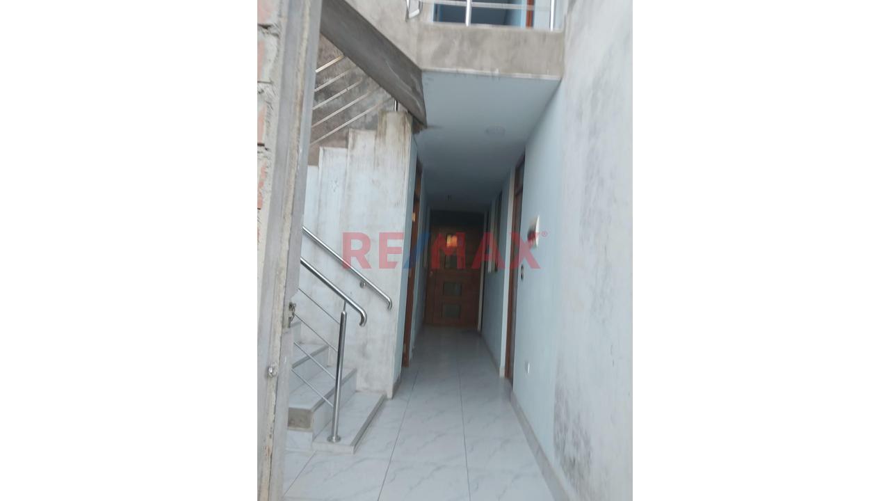 Casa De 2 Pisos Con 2 Tiendas En Av. Principal Ideal Para Vivienda Y Negocio Miraflores - 4