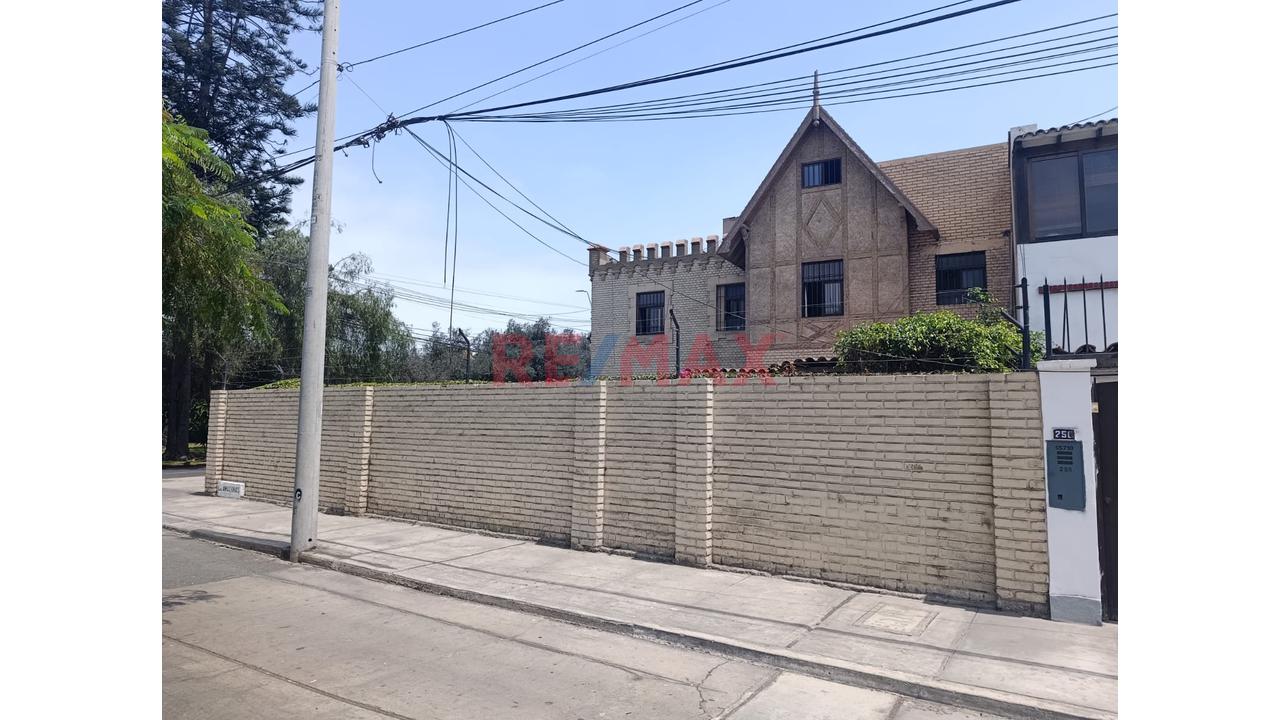Espectacular Residencia Con Gran Jardín Y Piscina En El Olivar De San Isidro - 17