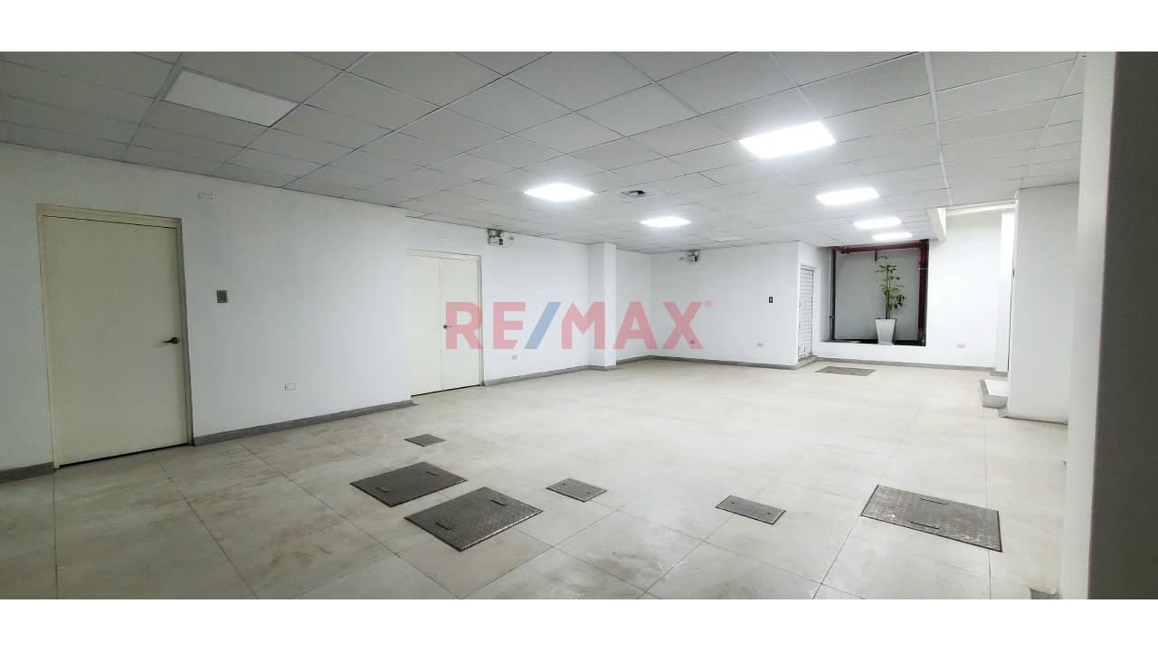 🏥 Local Comercial Para Clínica O Centro Médico – El Tambo - 8