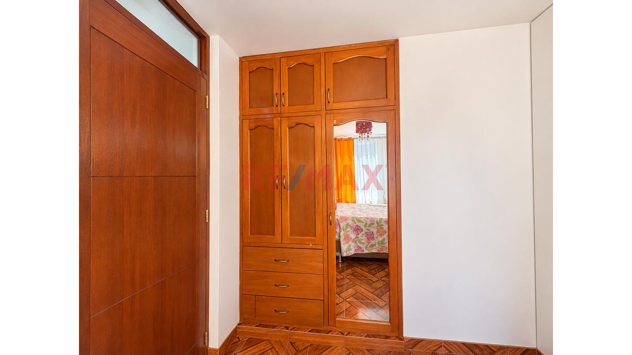 Casa En Venta En Paucarpata- Cerca Al Gobierno Regional - 6