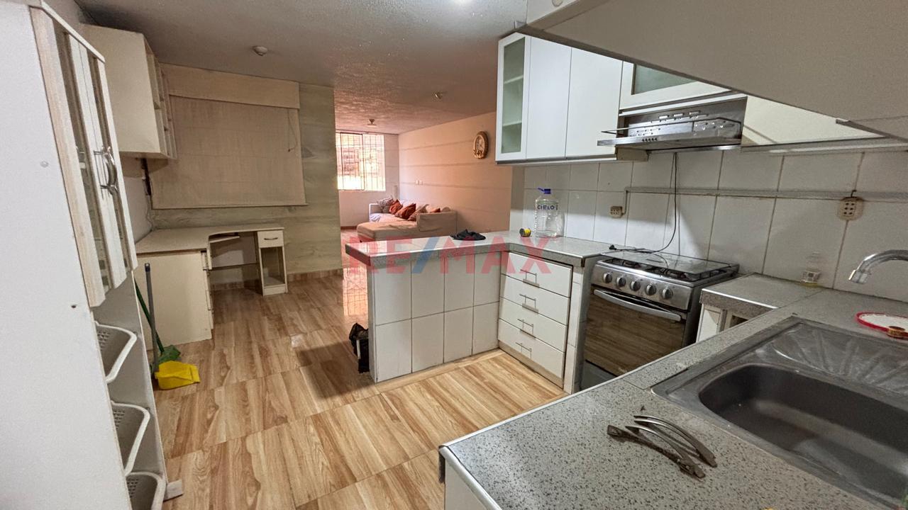 Vendo Departamento En San Juan De Lurigancho - Las Flores - 13