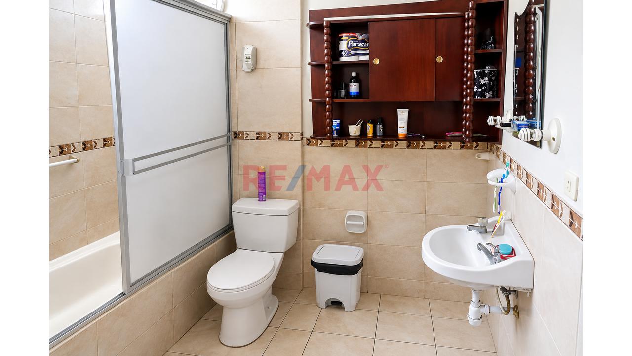 ¡Casa En Urb. Santa María - Chosica! 300 M² + Minidepartamento + 3 Cocheras - 8