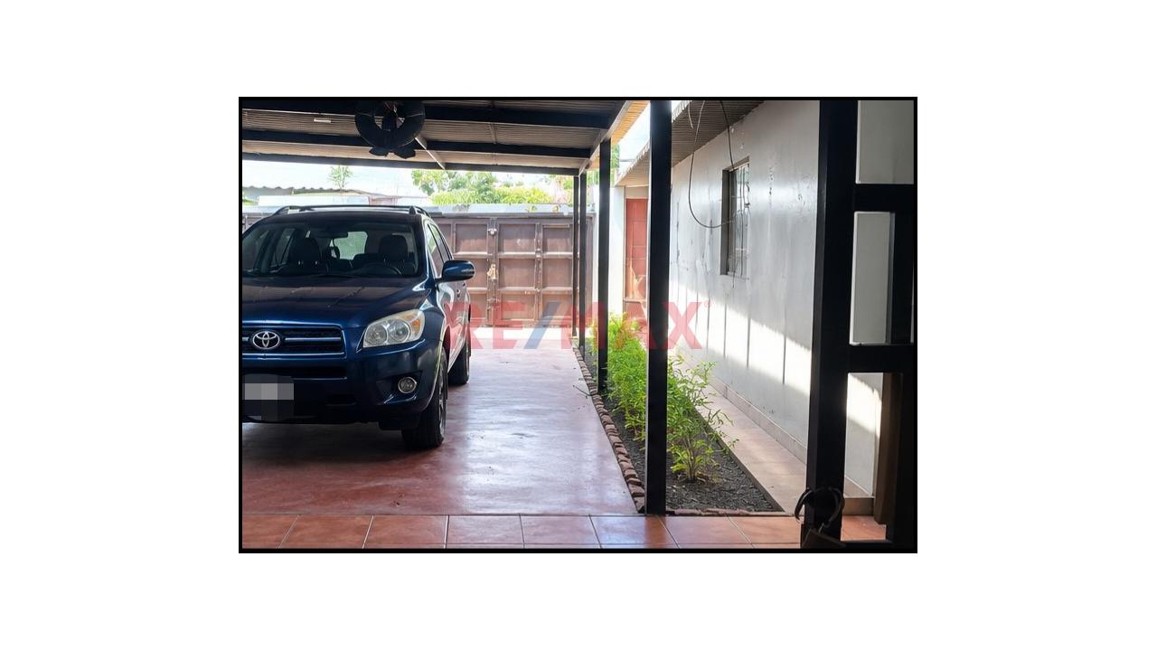 ¡Casa En Urb. Santa María - Chosica! 300 M² + Minidepartamento + 3 Cocheras - 9