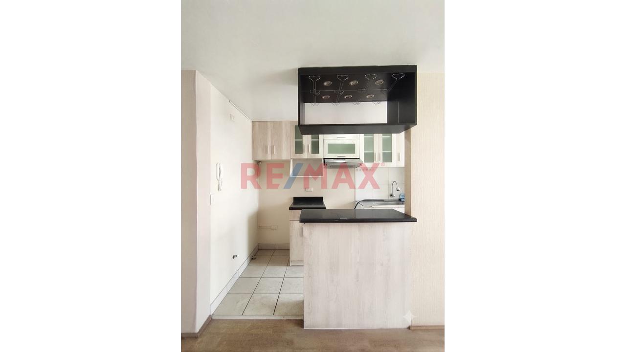 Alquiler De Departamento 3 Dormitorios | Cochera | Condominio Los Parques De Comas - 5