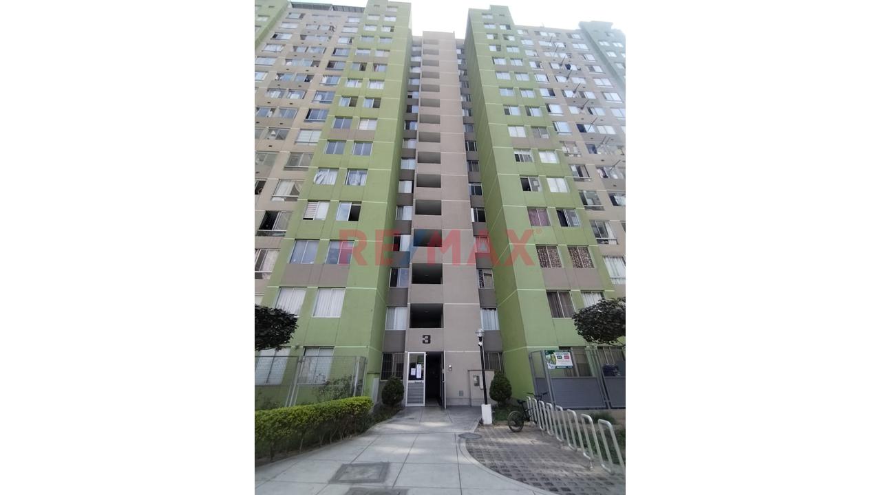 Alquiler De Departamento 3 Dormitorios | Cochera | Condominio Los Parques De Comas - 1
