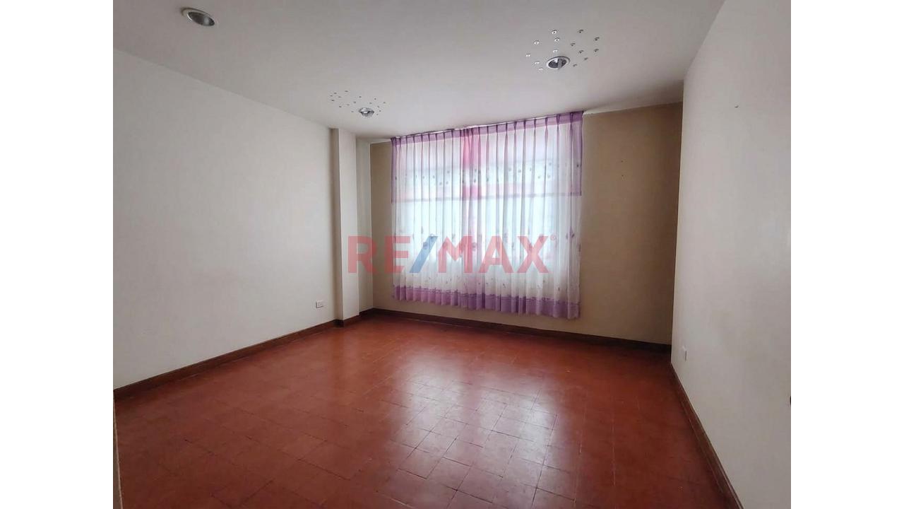 Vendo Casa En Liberacion (Villa Marina) - Zona Centrica, Mz. 10, Lt. 9!!!! — foto 2
