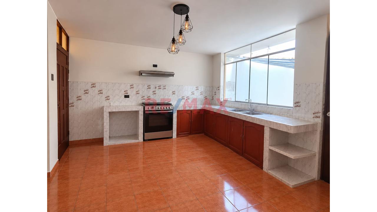 Vendo Casa En Liberacion (Villa Marina) - Zona Centrica, Mz. 10, Lt. 9!!!! — foto 7