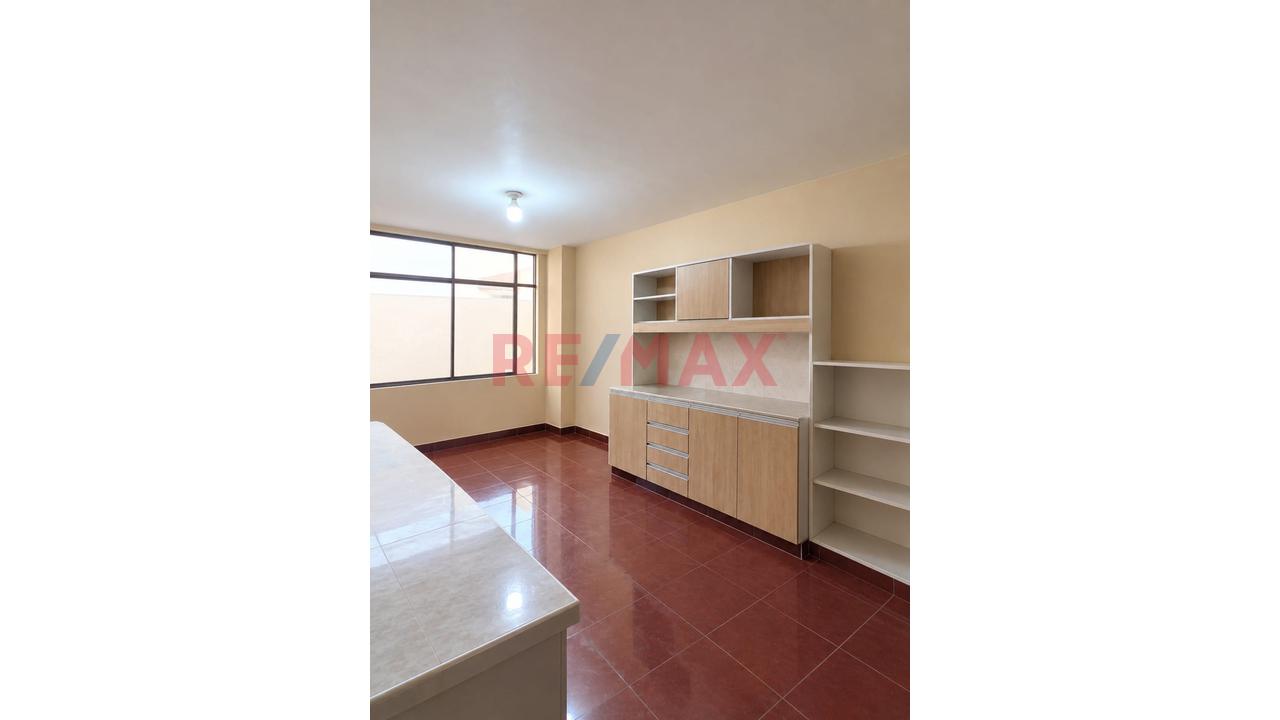 Vendo Casa En Liberacion (Villa Marina) - Zona Centrica, Mz. 10, Lt. 9!!!! — foto 8