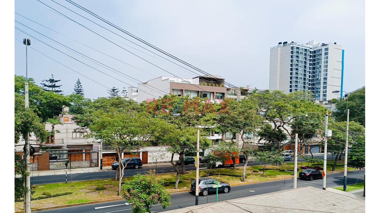 Venta De Departamento Más Azotea/Aire En Miraflores Aurora - 4