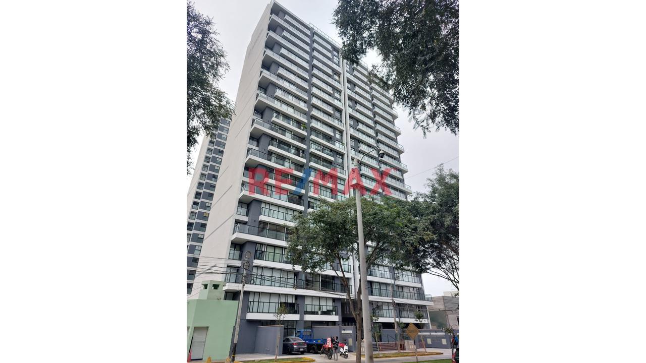 Departamento En Alquiler En Av Aramburu | Surquillo