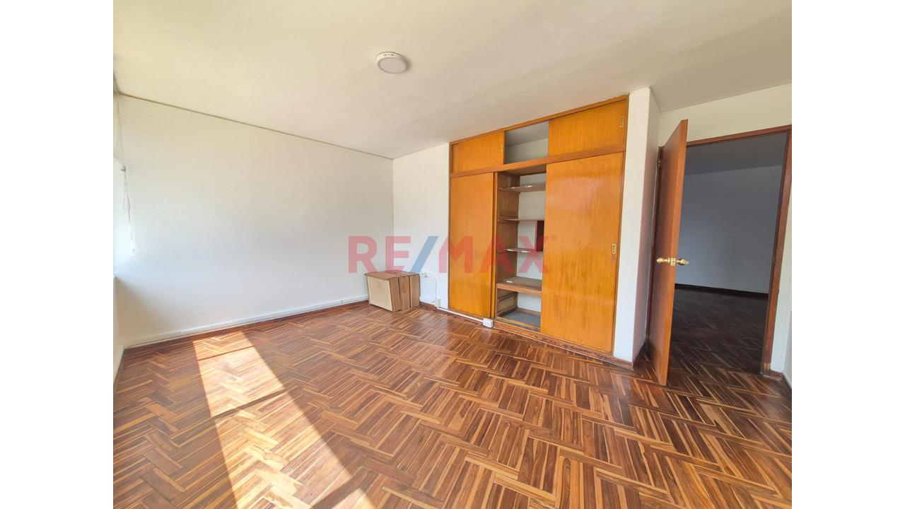 Amplia Casa Comercial En Alquiler Sobre Avenida Principal – Yanahuara - 6