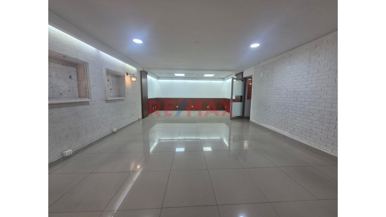 Amplia Casa Comercial En Alquiler Sobre Avenida Principal – Yanahuara - 10