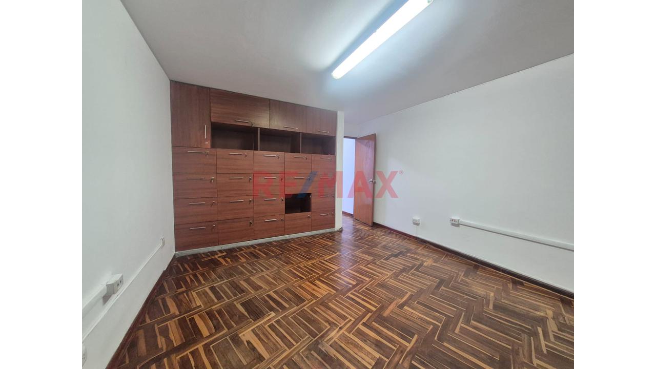 Amplia Casa Comercial En Alquiler Sobre Avenida Principal – Yanahuara - 18