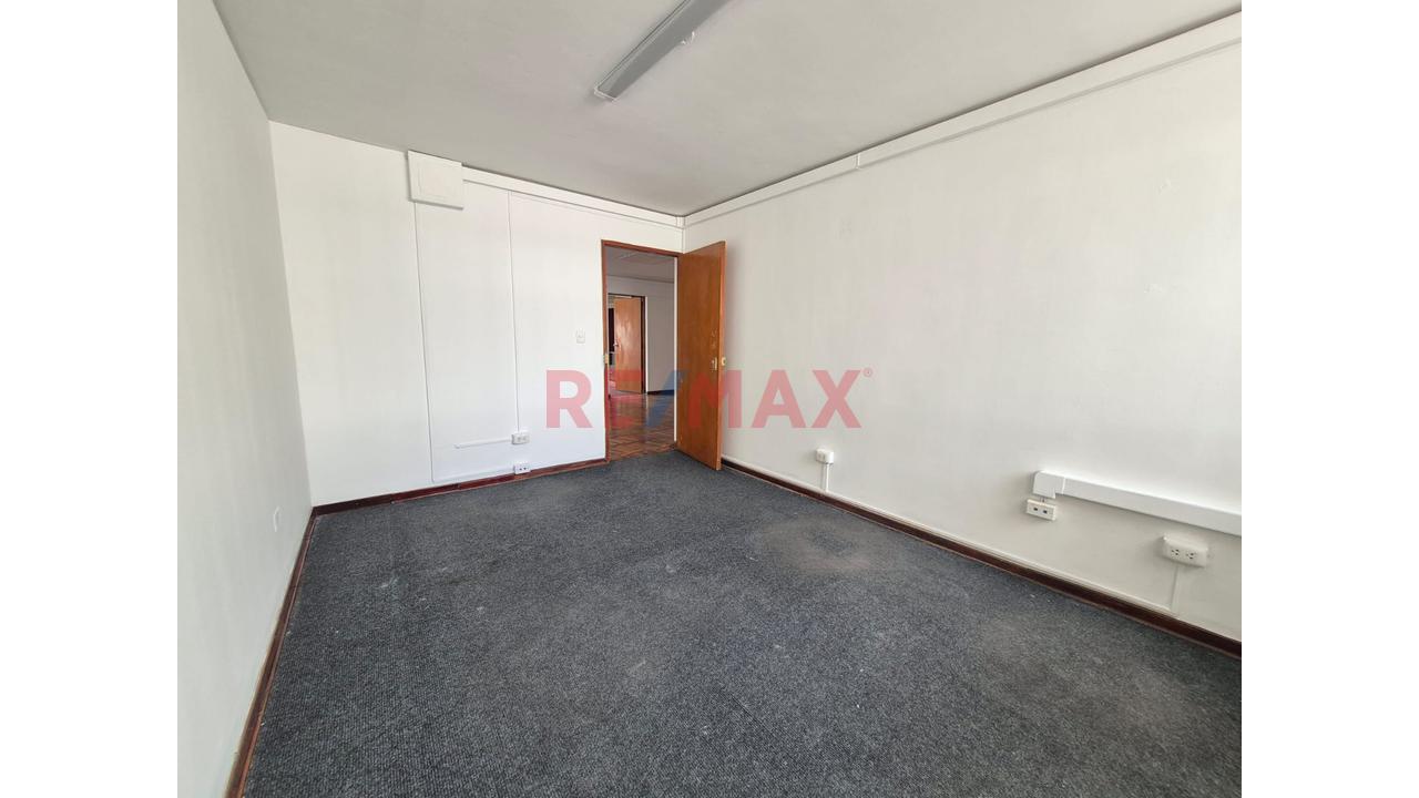 Amplia Casa Comercial En Alquiler Sobre Avenida Principal – Yanahuara - 7