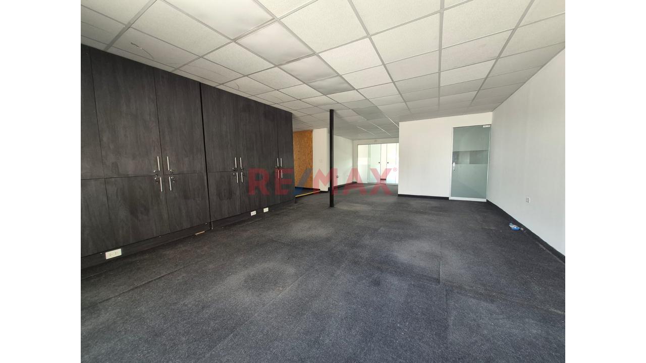 Amplia Casa Comercial En Alquiler Sobre Avenida Principal – Yanahuara - 2
