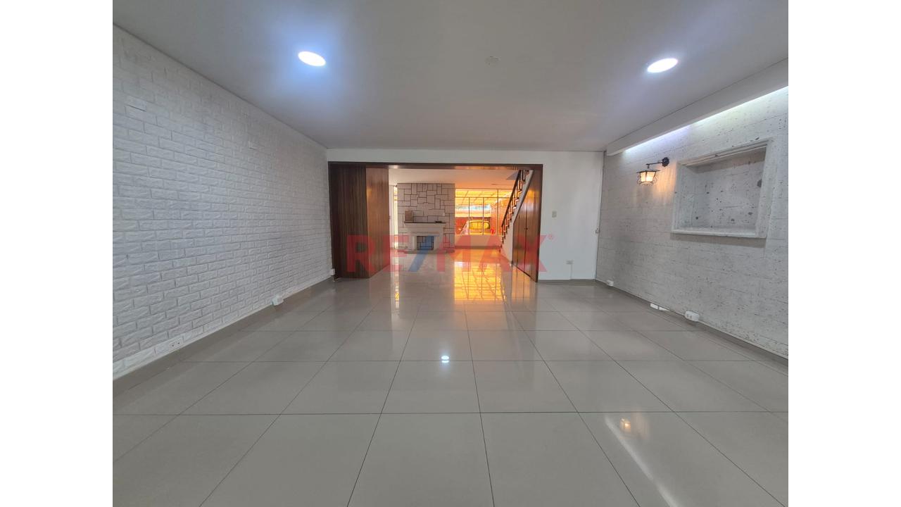 Amplia Casa Comercial En Alquiler Sobre Avenida Principal – Yanahuara - 8