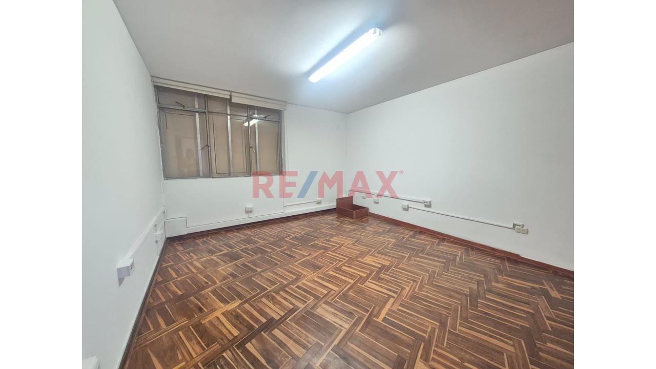 Amplia Casa Comercial En Alquiler Sobre Avenida Principal – Yanahuara - 13