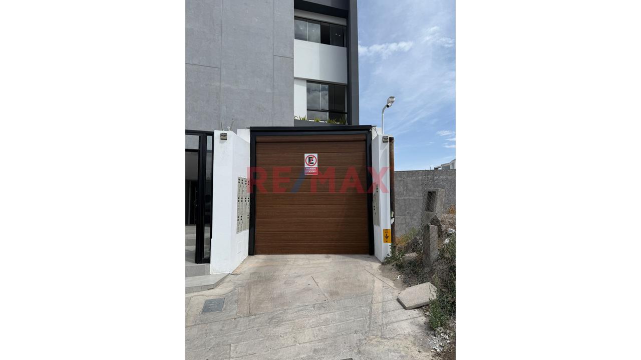 Vendo Cochera Y De Regalo Deposito En Cayma — foto 3