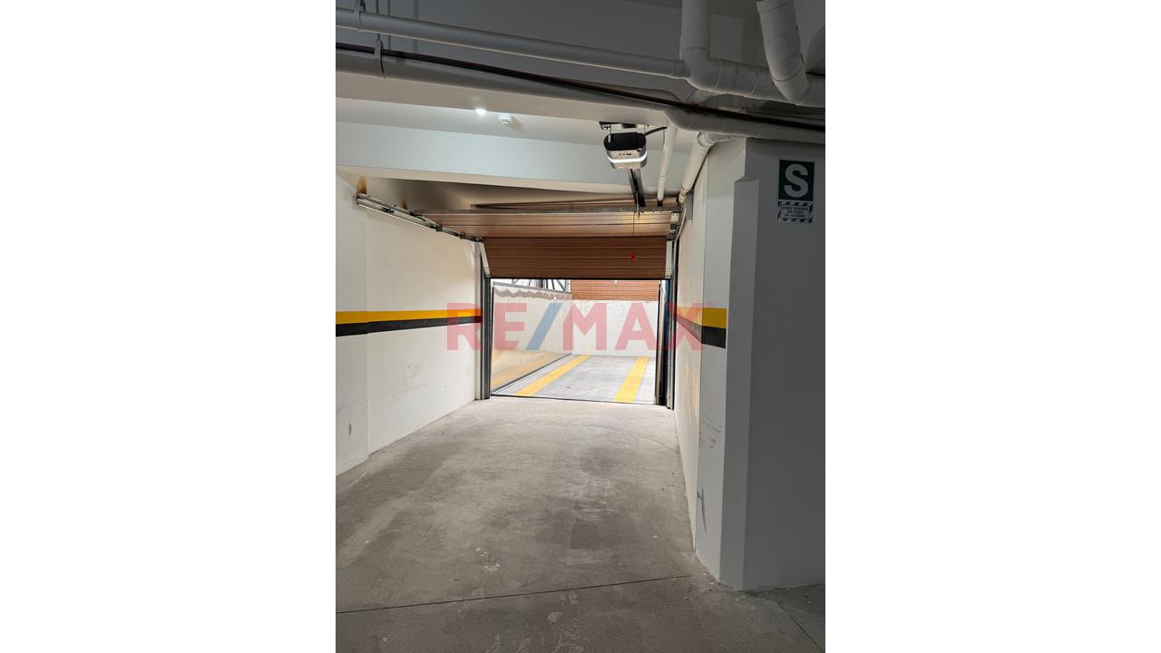 Vendo Cochera Y De Regalo Deposito En Cayma — foto 2