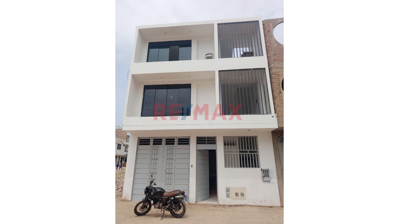 Local comercial de 105 m² en San Martin de Porres — foto 3
