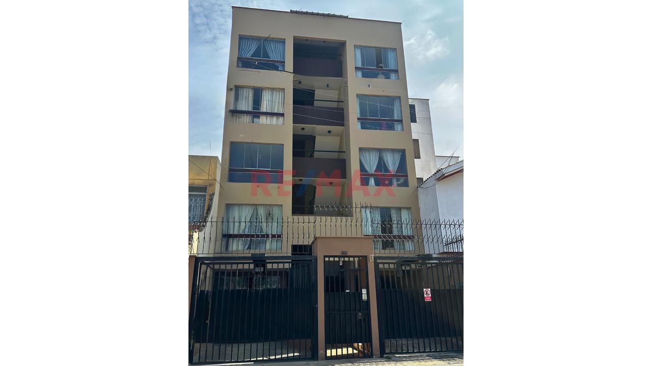 Venta De Departamento A 2 Minutos De Pucp En Cercado De Lima - 2