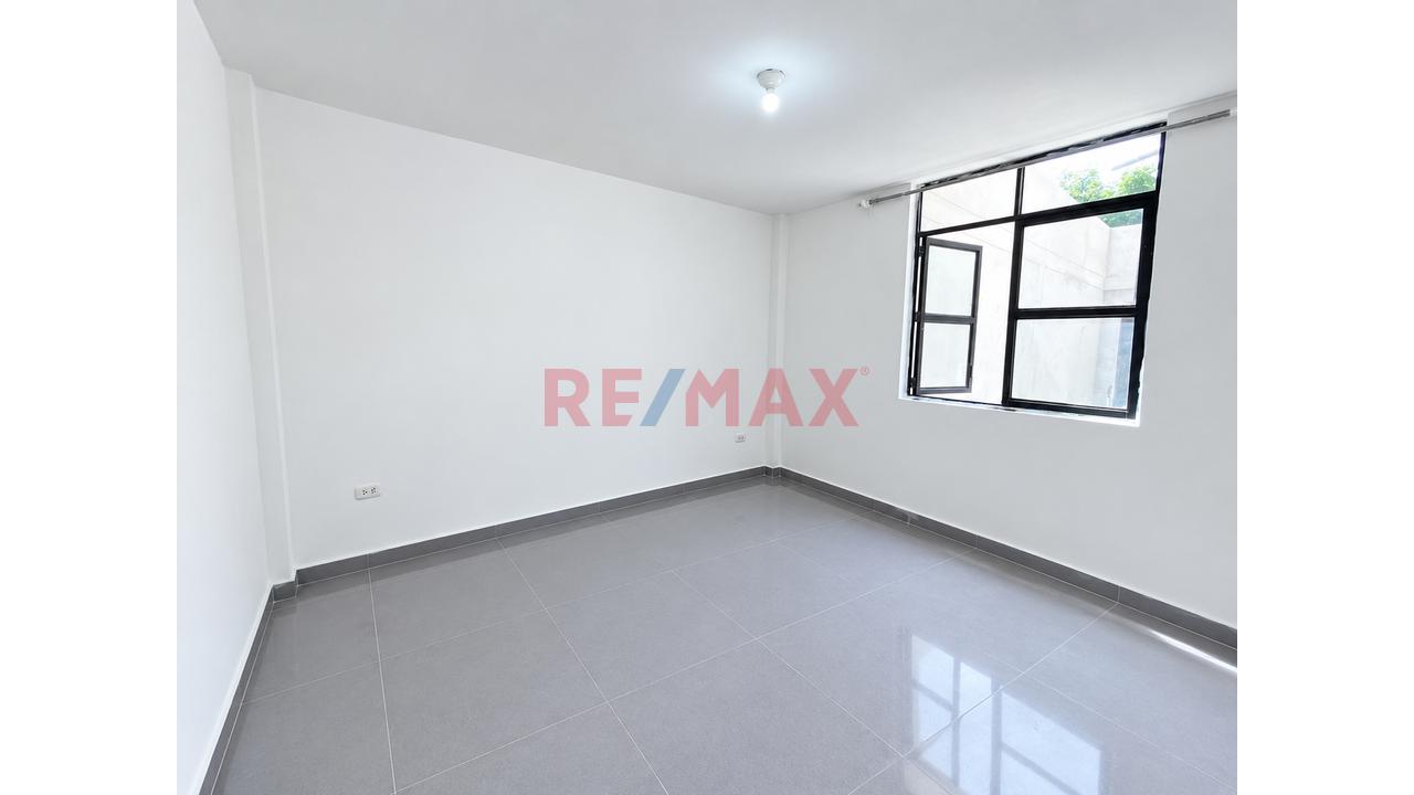 Casa En Aquiler En Urb Bancaria Ii Etapa - 8