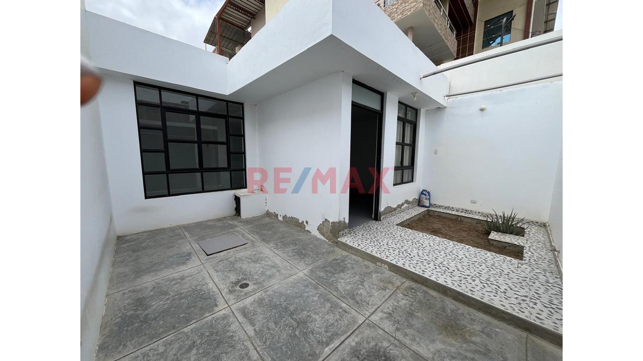 Casa En Aquiler En Urb Bancaria Ii Etapa - 2