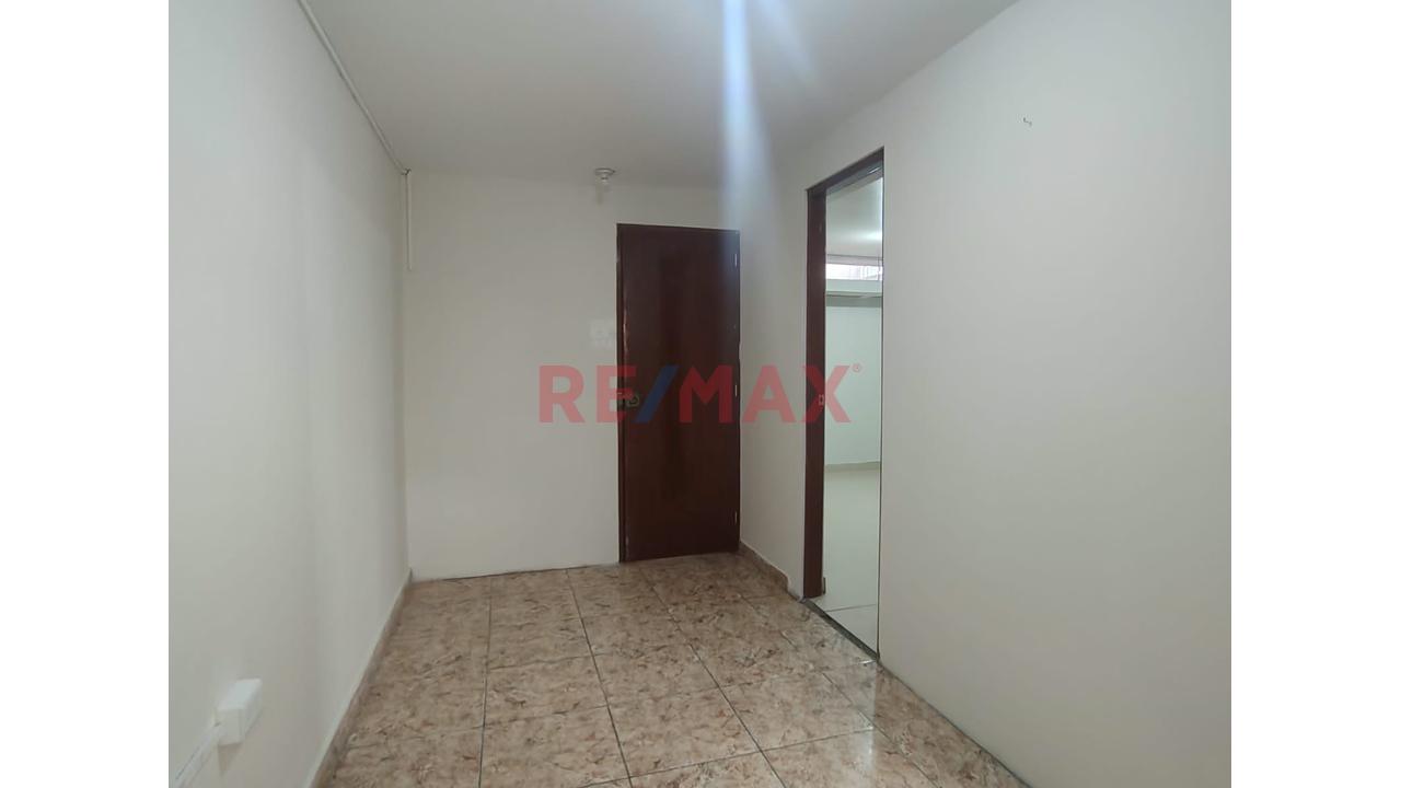 Se Alquila Minidepartamento En 3Er Piso En Urb. Previ- Los Olivos
