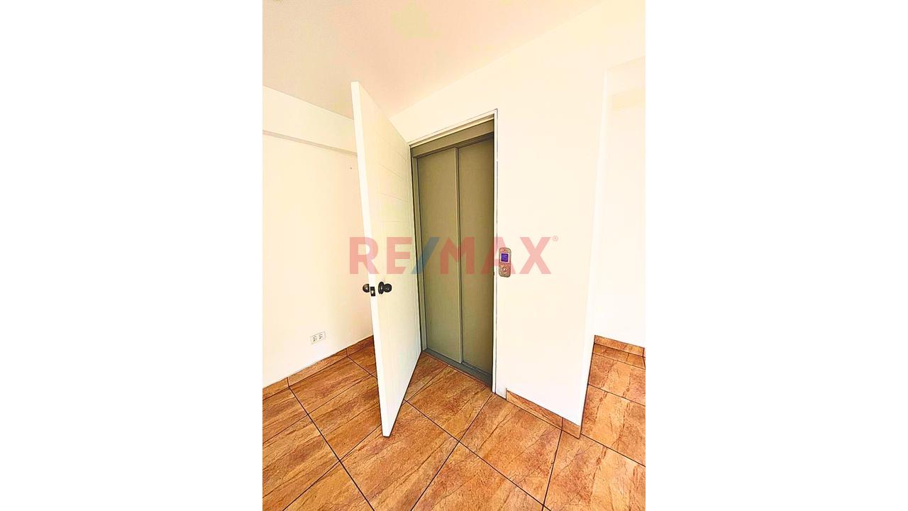 Vendo Departamento Con Vista Panorámica A Parque En San Borja: Ascensor Directo — foto 2
