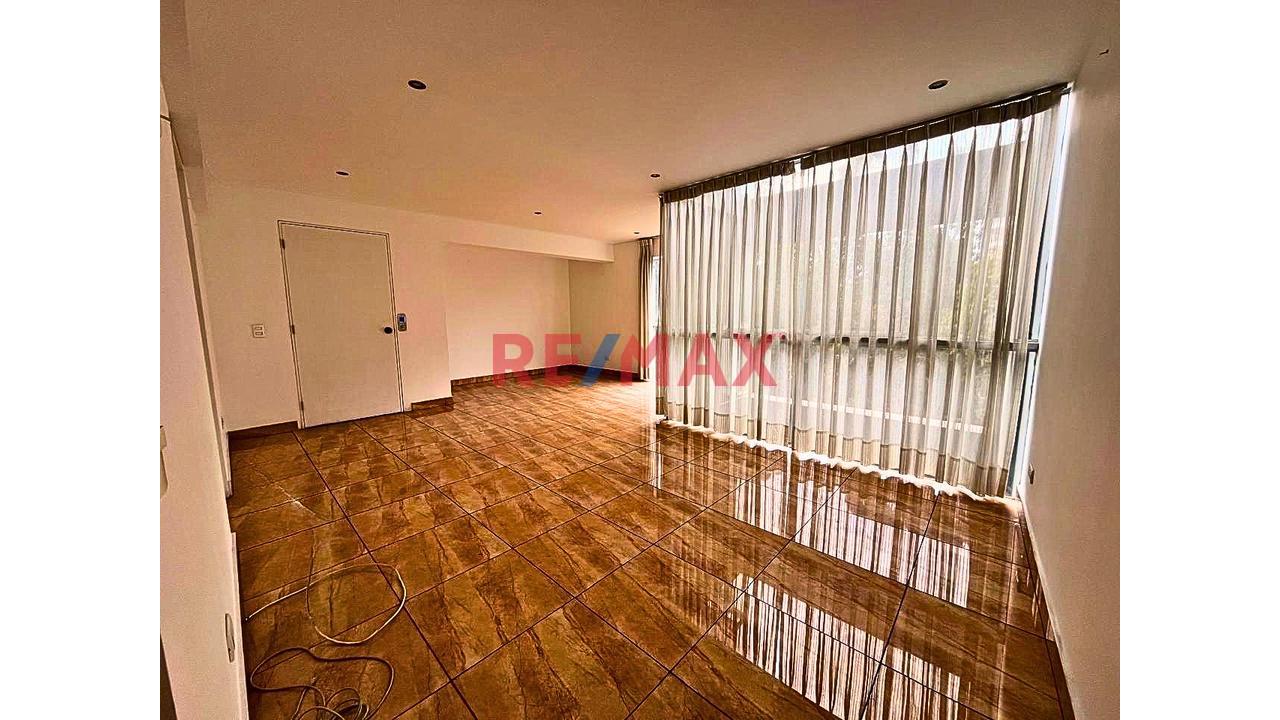 Vendo Departamento Con Vista Panorámica A Parque En San Borja: Ascensor Directo