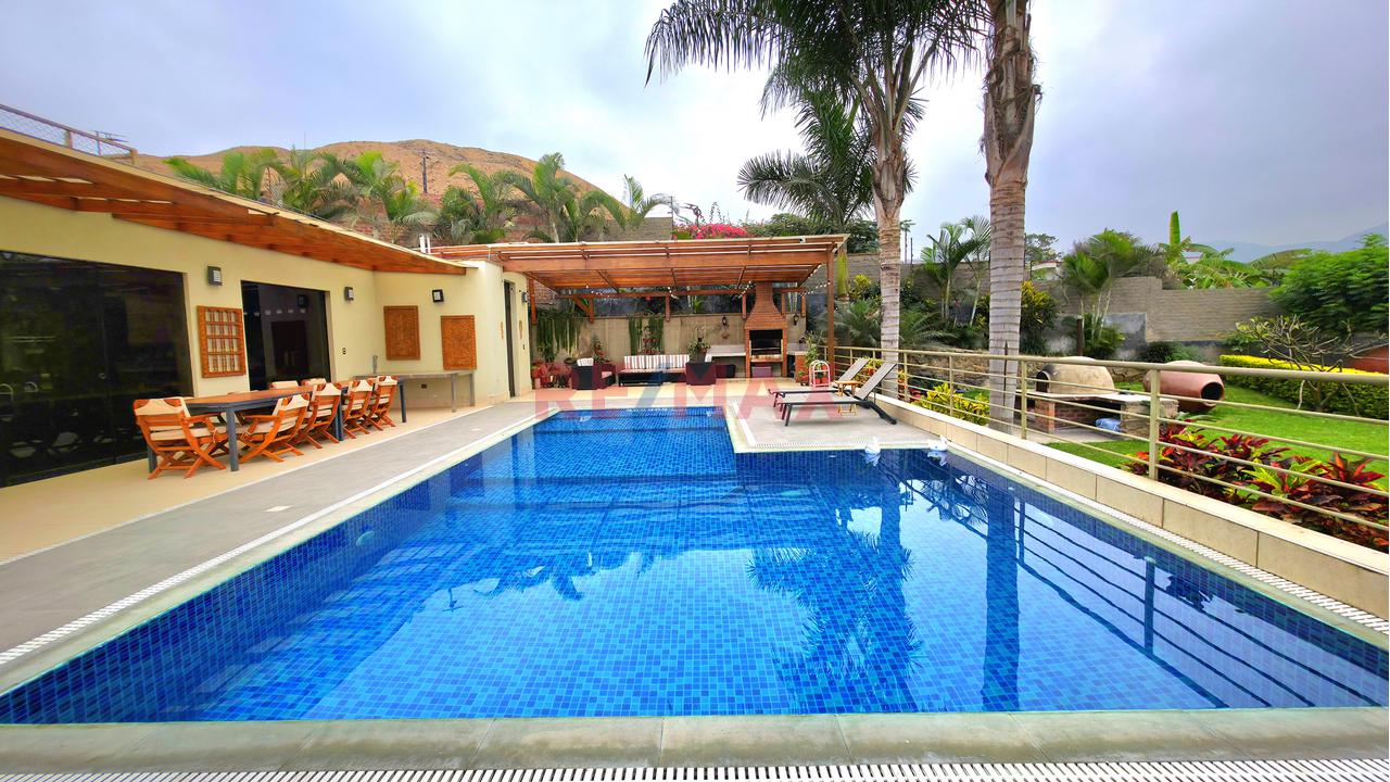 Pachacámac Exclusivo - Venta Casa Campestre De Lujo Con Piscina Y 2 Bungalows — foto 2