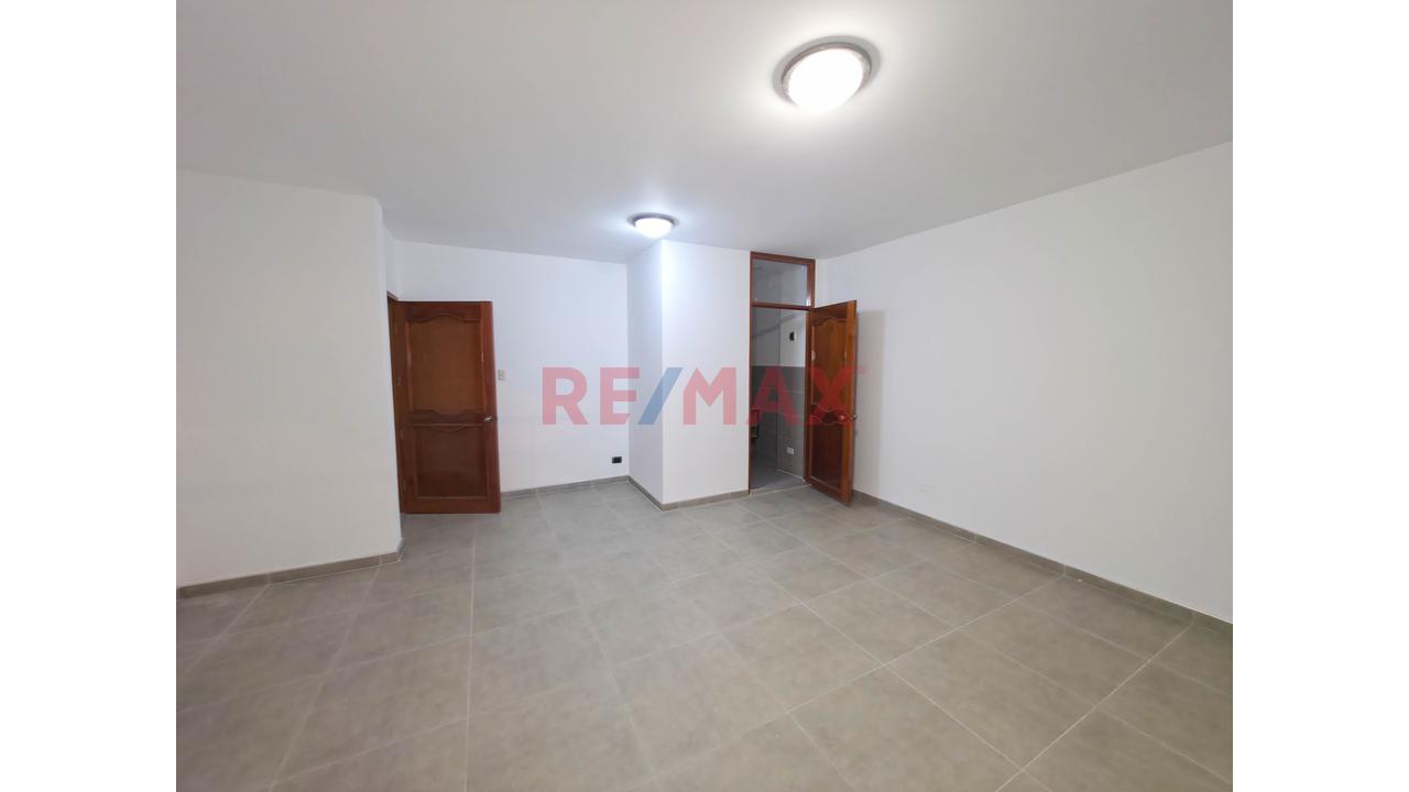 Venta Departamento Dúplex En Los Olivos | 1Er Piso + Cochera | Cerca Av. Universitaria — foto 12