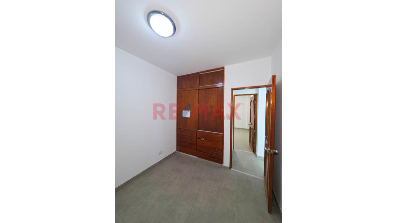 Venta Departamento Dúplex En Los Olivos | 1Er Piso + Cochera | Cerca Av. Universitaria — foto 6
