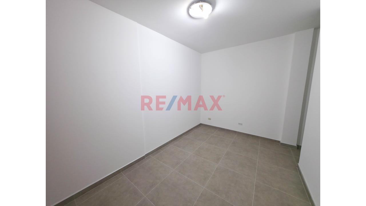 Venta Departamento Dúplex En Los Olivos | 1Er Piso + Cochera | Cerca Av. Universitaria — foto 7