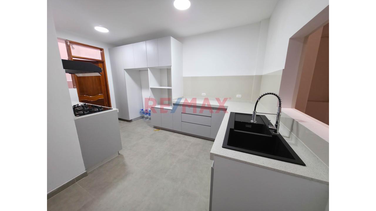 Venta Departamento Dúplex En Los Olivos | 1Er Piso + Cochera | Cerca Av. Universitaria — foto 11