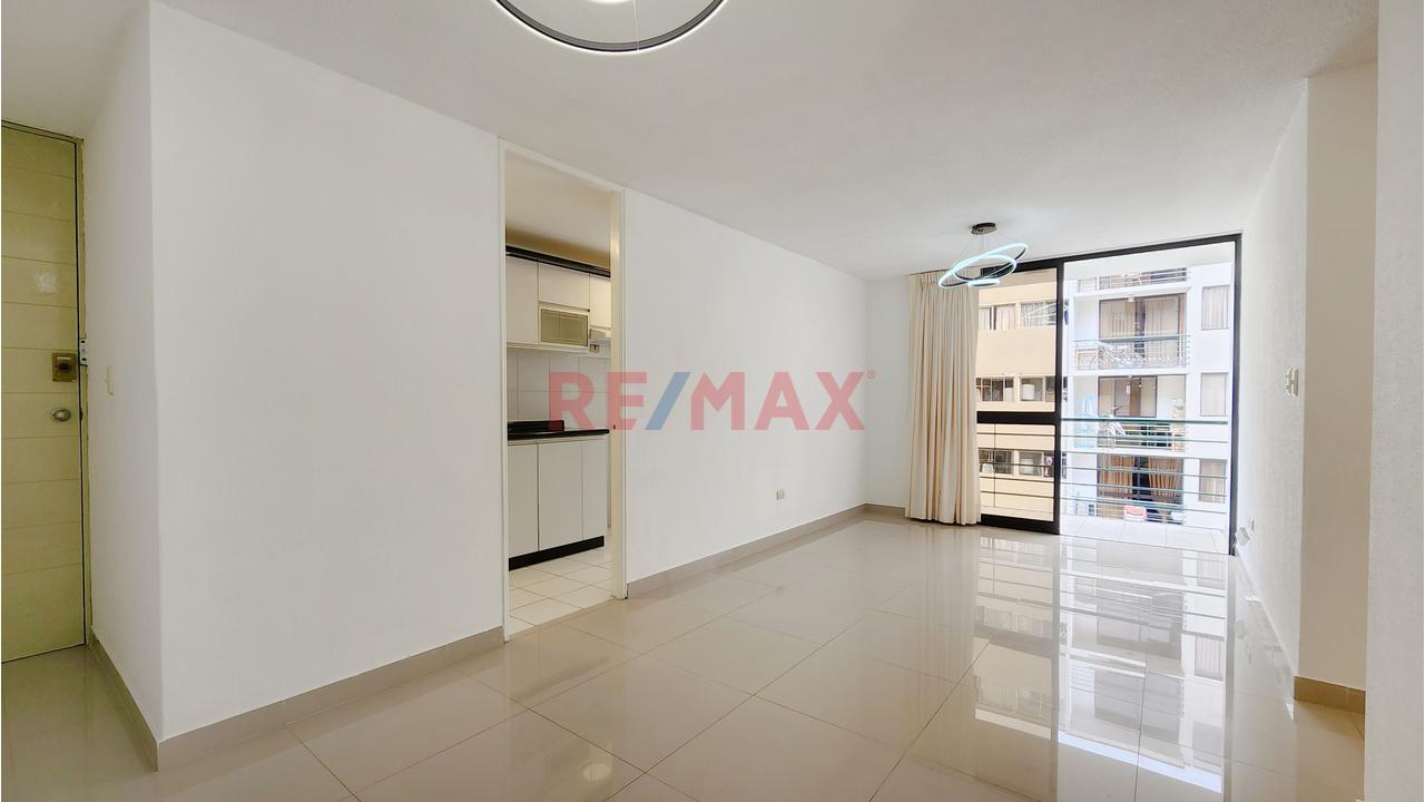 Alquiler En Condominio Departamento + Estacionamiento Chorrillos - 18